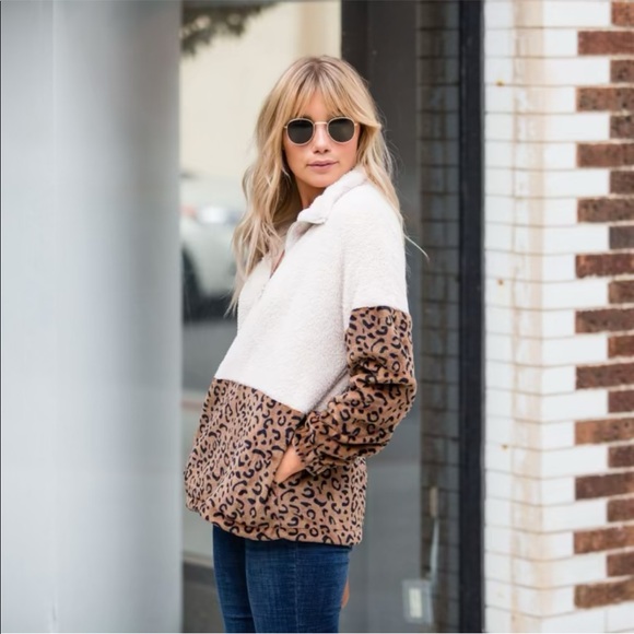 Color Block Half Zip Pull Over - Picture 5 of 5